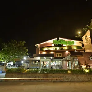 3* מלון Aukotan Place