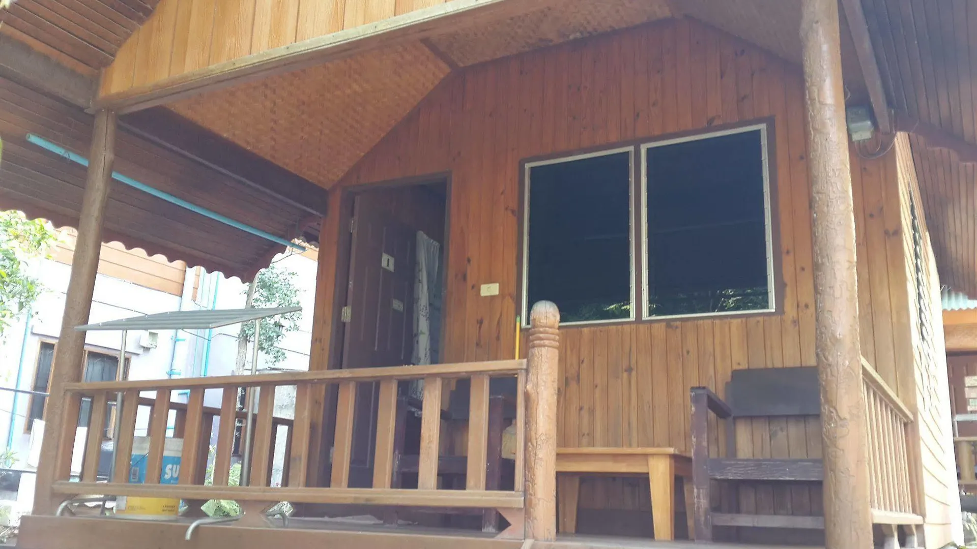 Save Bungalows Koh Tao Thailand